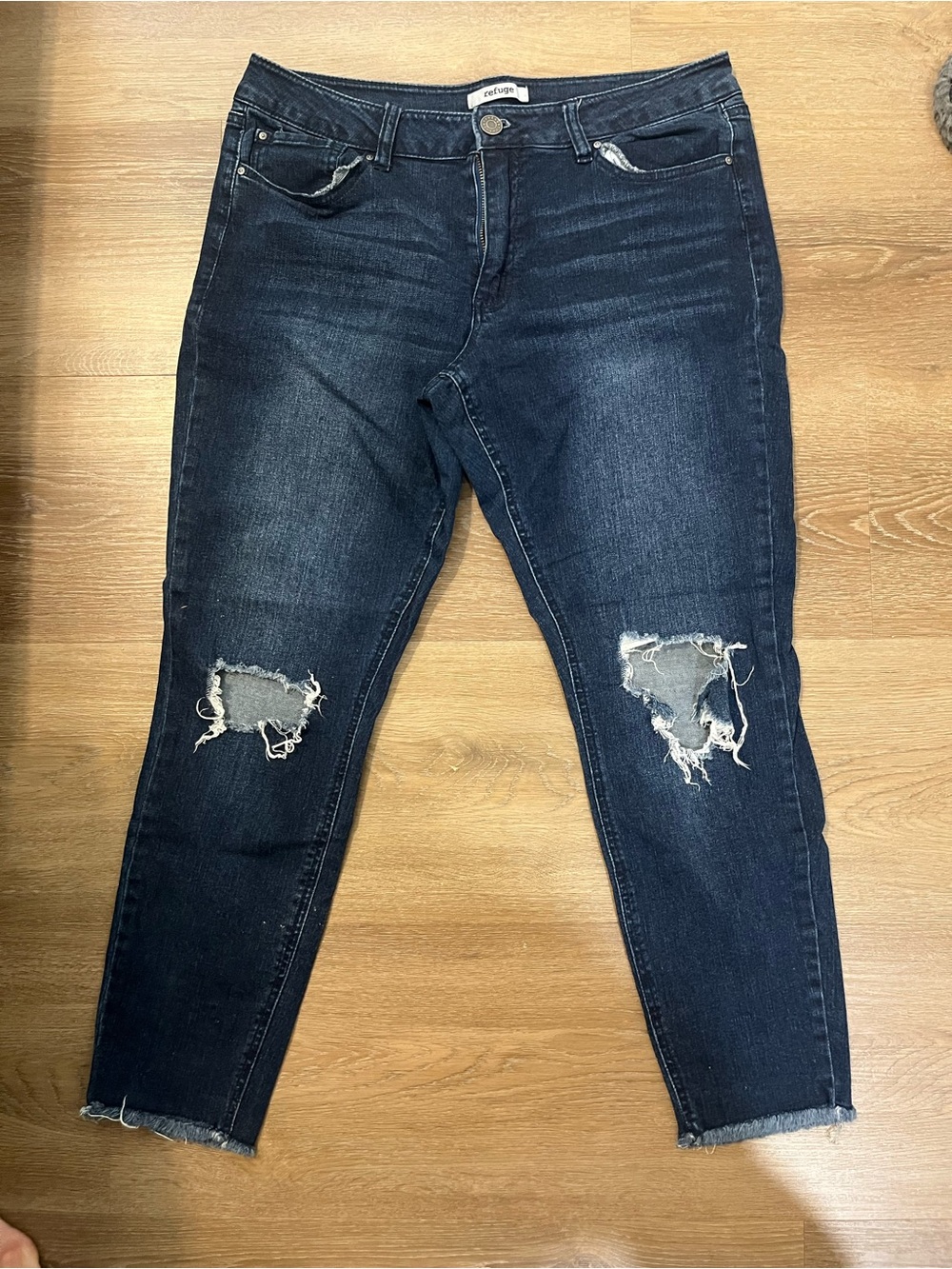 Destroyed Dark Wash Women’s Jeans - Unknown Brand - Dark Blue